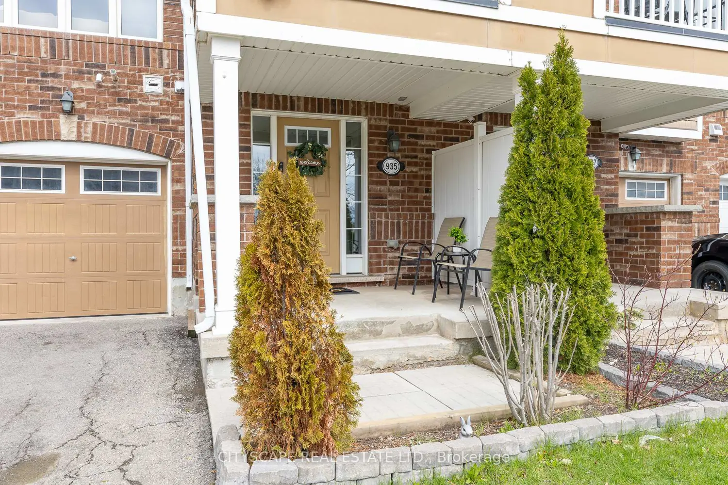 935 Nadalin Heights photo 2