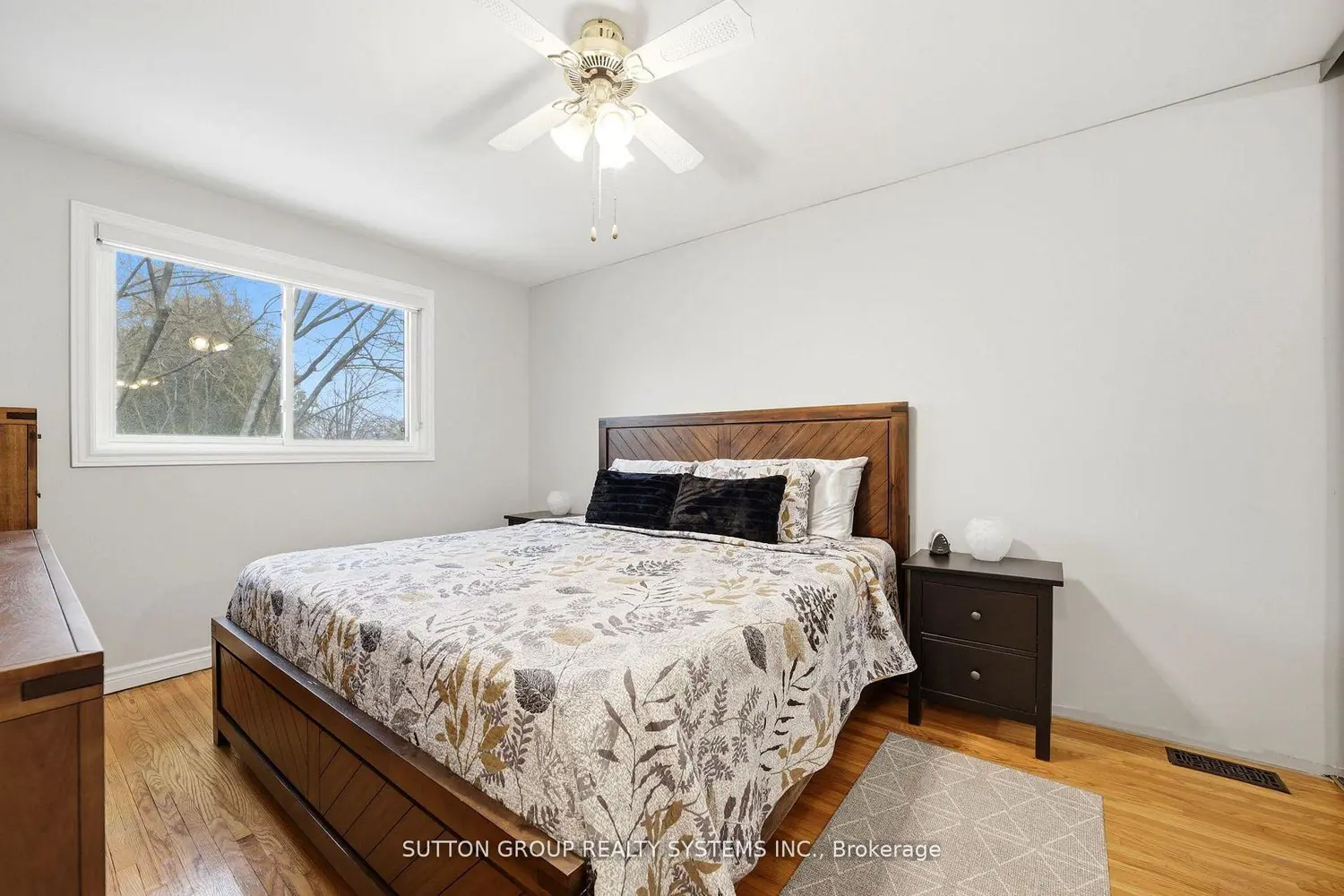 Additional image 7 of 1535 Thetford Court