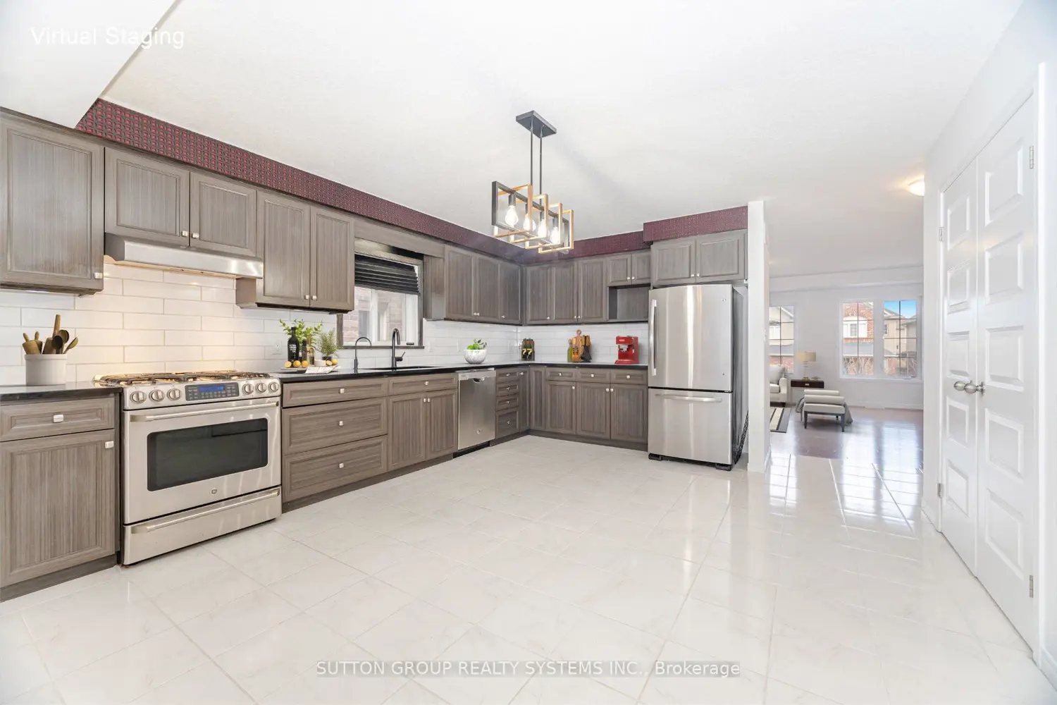 565 Sundew Drive photo 3