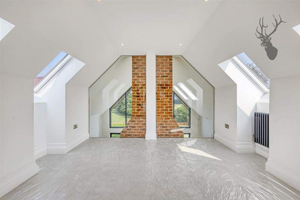 Additional image 31 of 4 bed detached house to rentMott Street, Loughton IG10