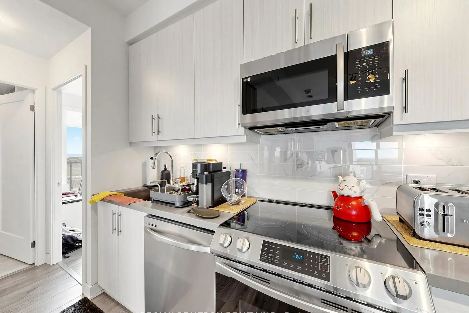 Additional image 17 of 105 Oneida Crescent 2603