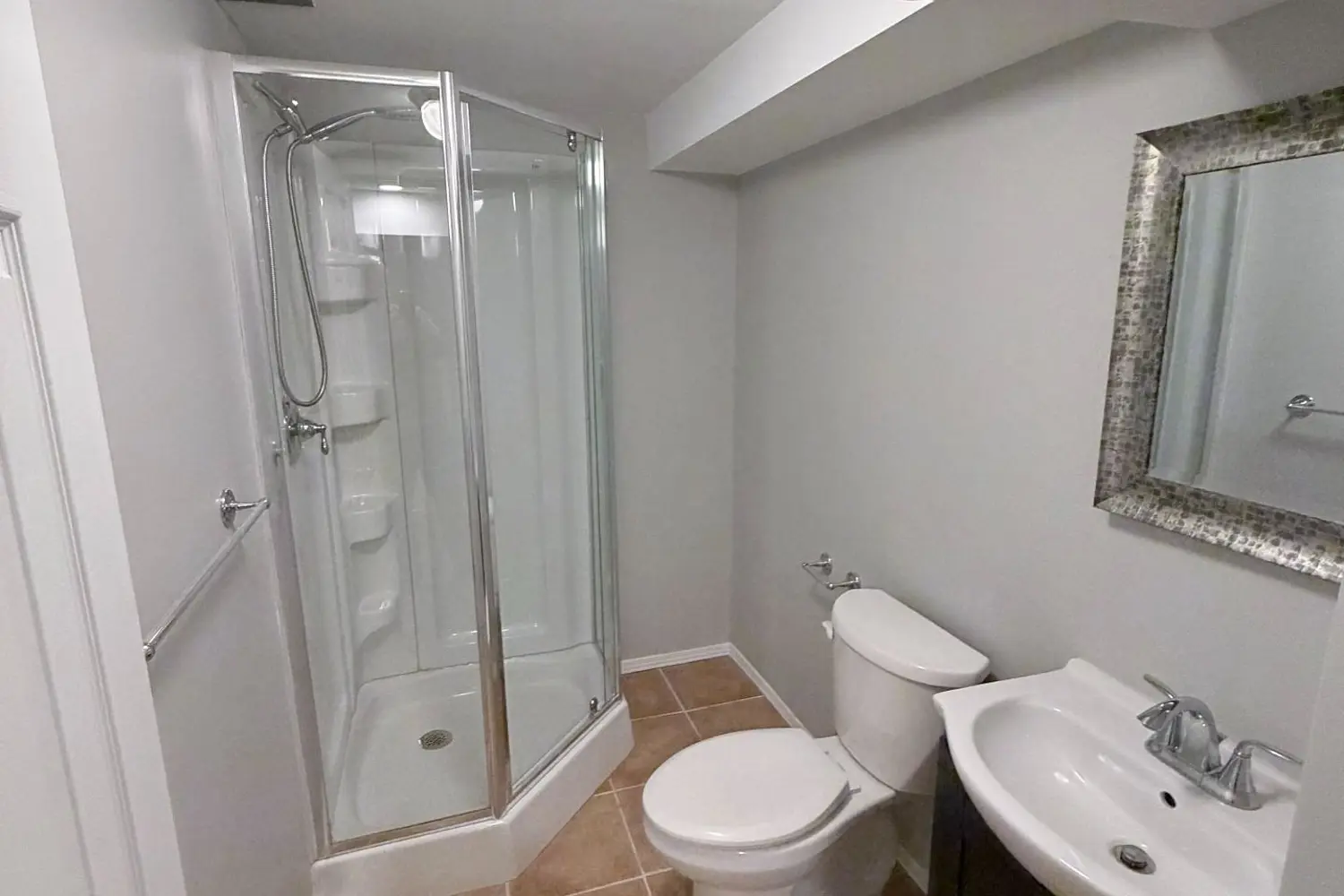 Additional image 16 of 936 Killarney Crescent