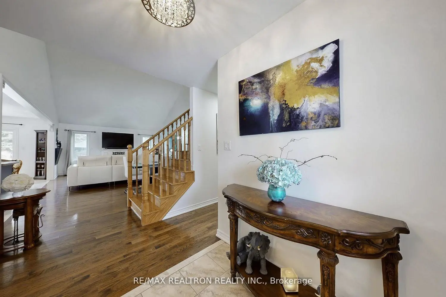 396 Curley Street photo 5