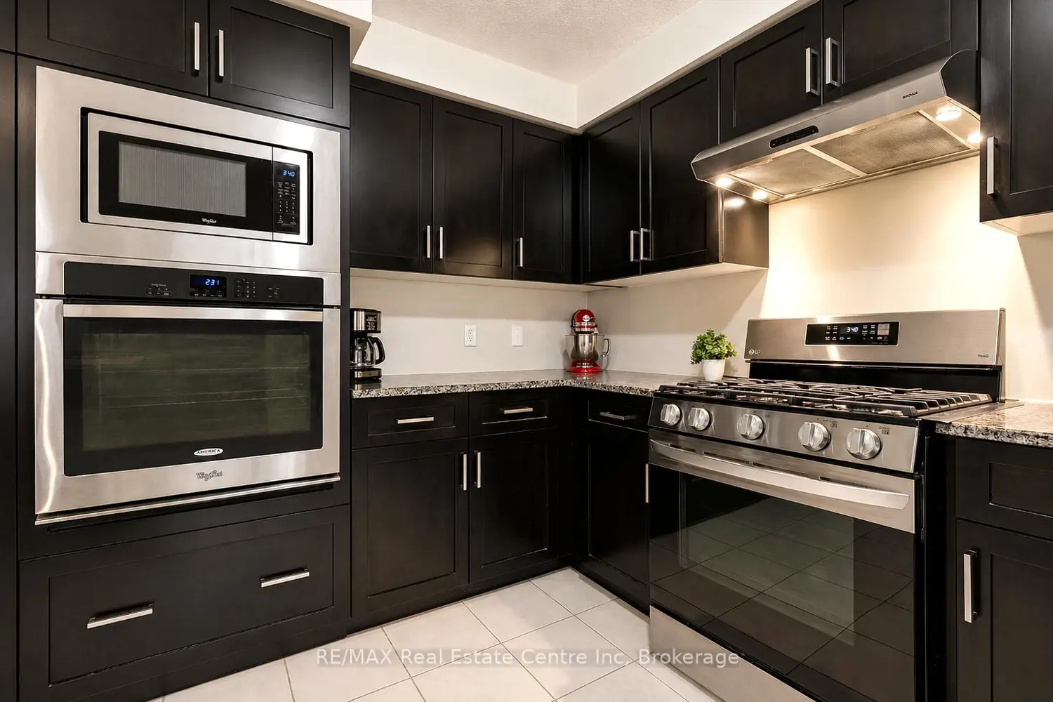46 Jeffrey Drive photo 4
