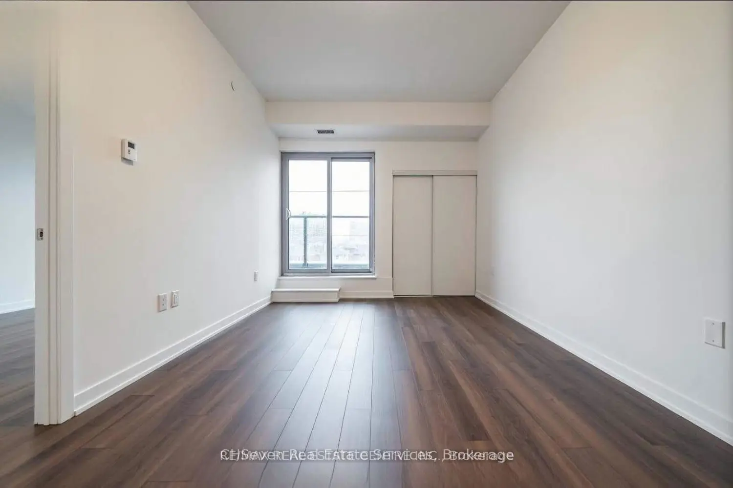 Additional image 10 of 2433 Dufferin Street 311