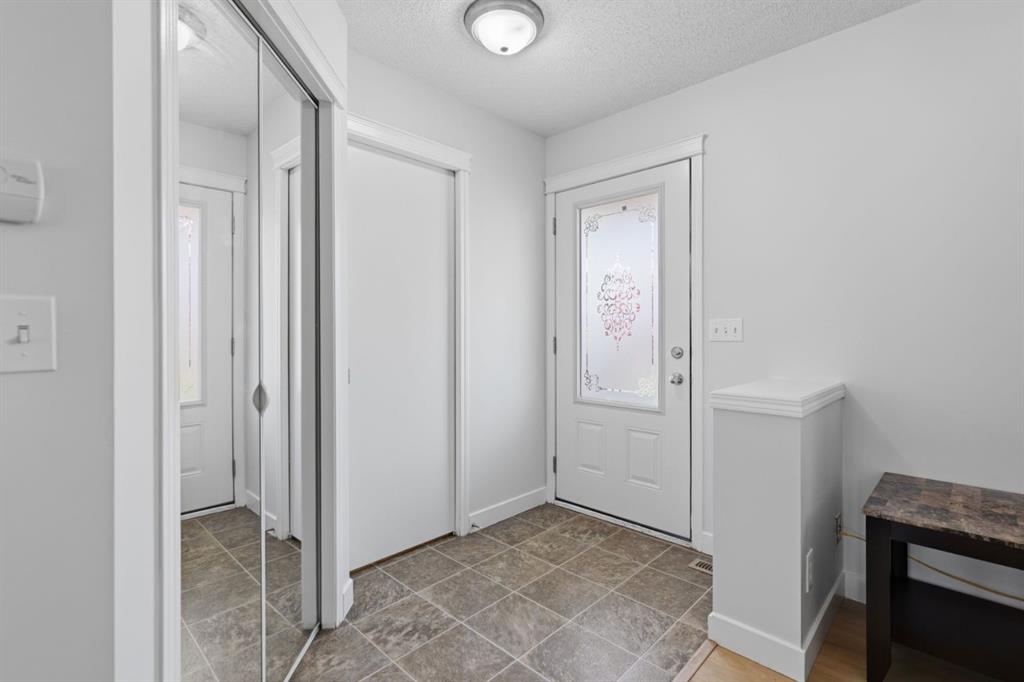 Additional image 3 of 80 Prestwick Bay SE, Calgary, AB, T2Z 4S4