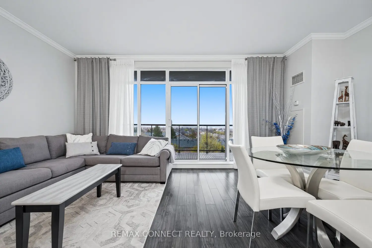 Additional image 4 of 11121 Yonge Street 512