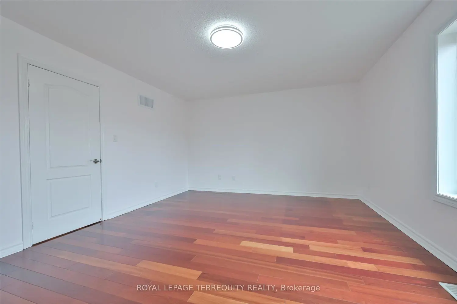 Additional image 10 of 10461 Woodbine Avenue