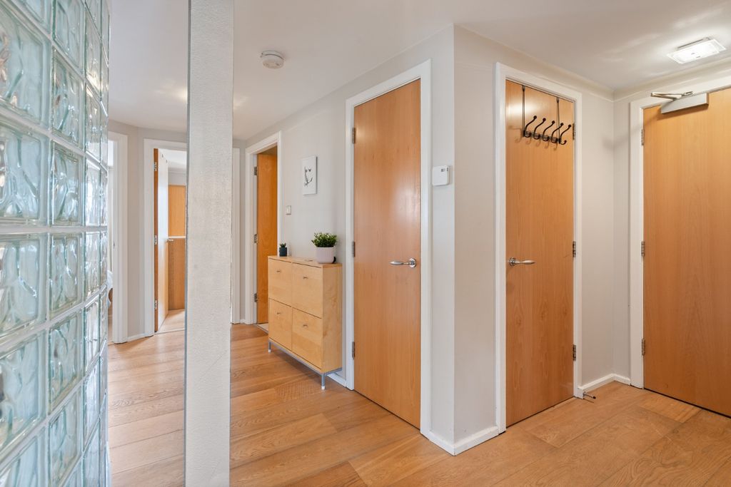 Additional image 8 of 2 bed flat to rentBreadalbane Street, Leith, Edinburgh EH6