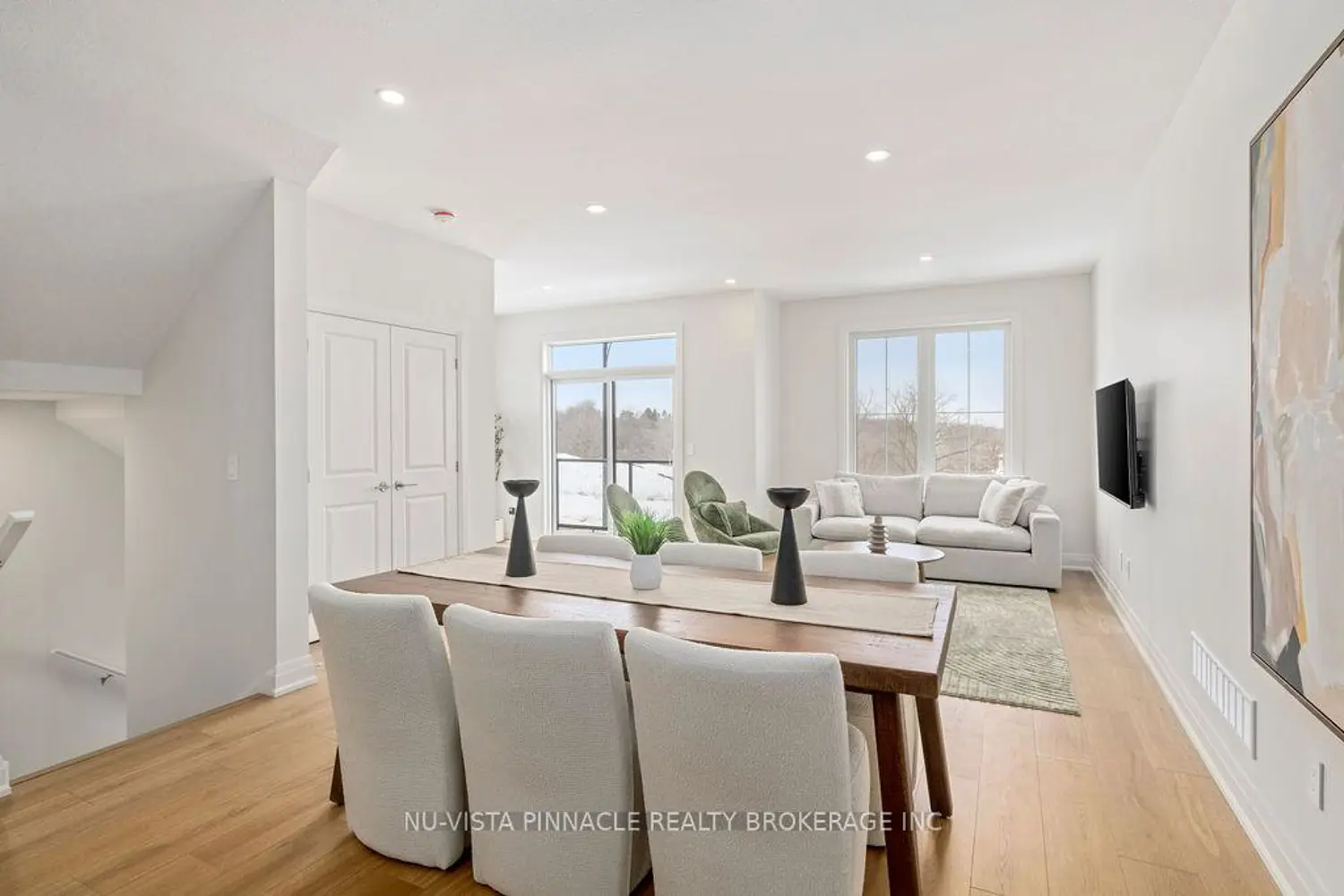 Additional image 7 of 2592 Sheffield Boulevard