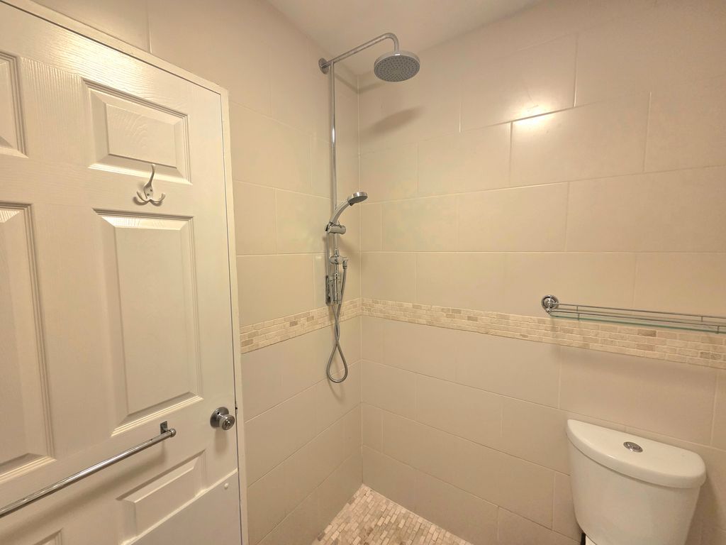 Additional image 13 of 4 bed property to rentMeadowbank Road, Falmouth TR11
