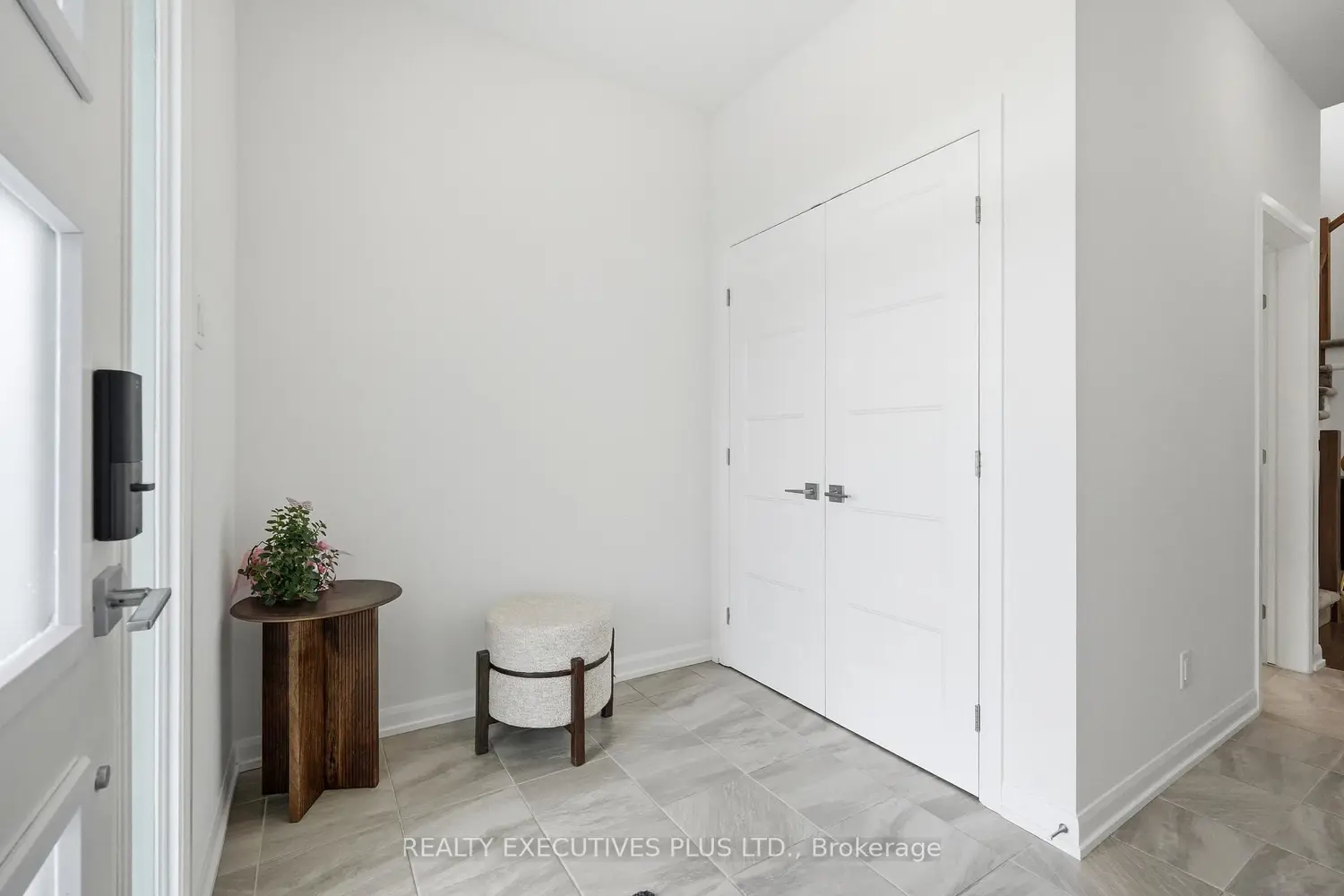 429 Sterling Avenue photo 3