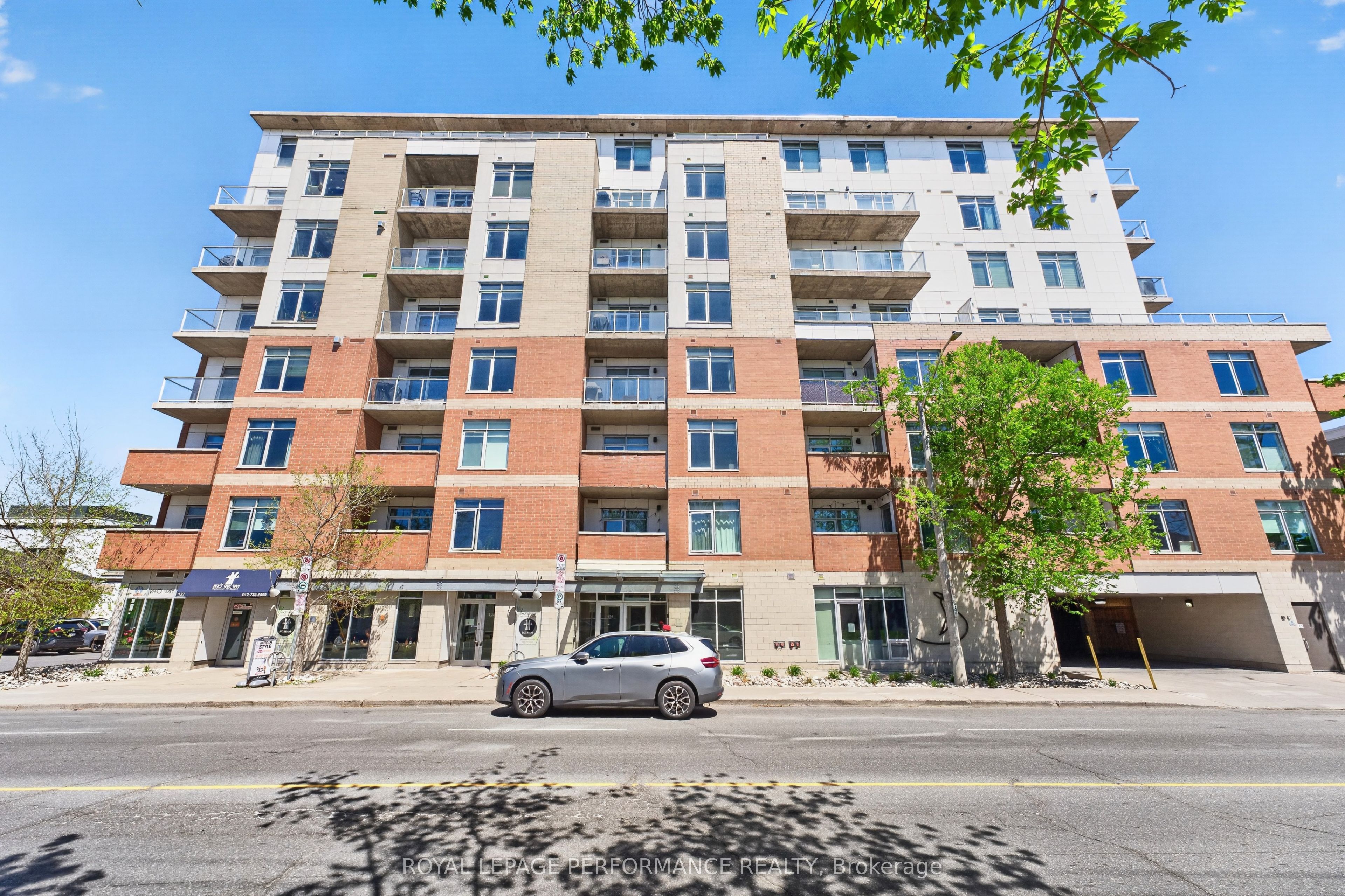 203-131 Holland Avenue, Ottawa, ON, K1Y 3A2