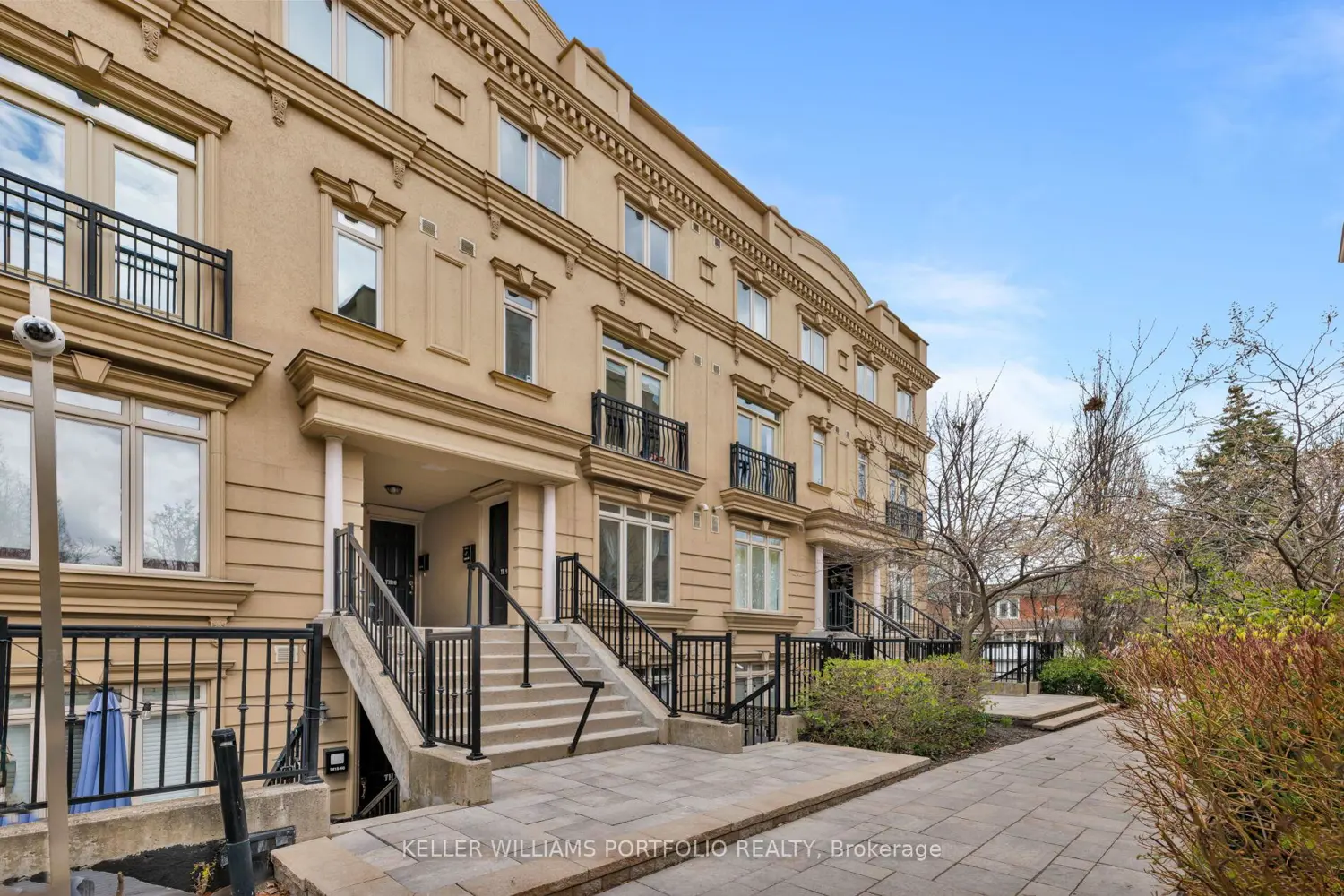 60 Carr Street 08