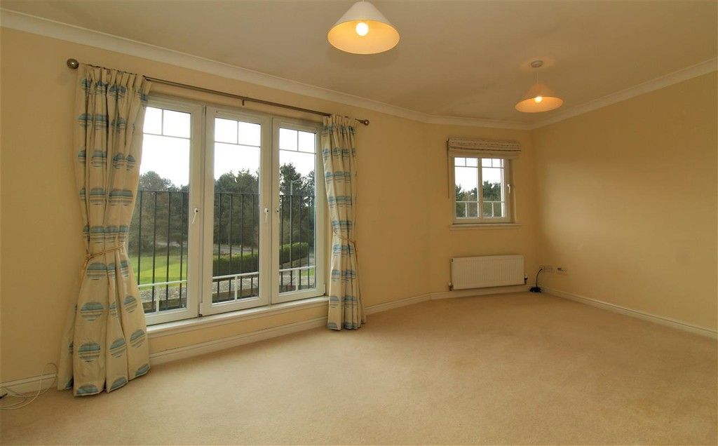 Additional image 2 of 3 bed flat to rentMccormack Place, Kinnaird Village, Larbert FK5