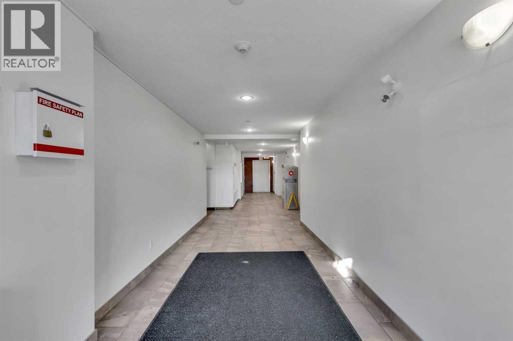 Additional image 3 of 804 Copperpond Boulevard Southeast, Calgary, AB, T2Z4R2