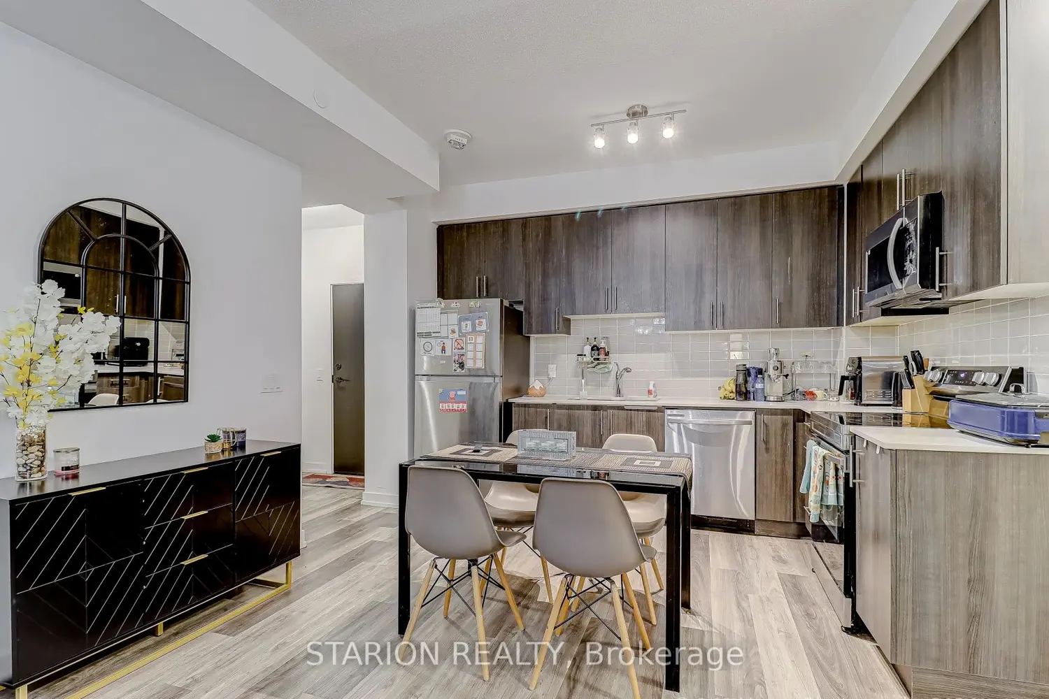 Additional image 8 of 1480 Bayly Street 322