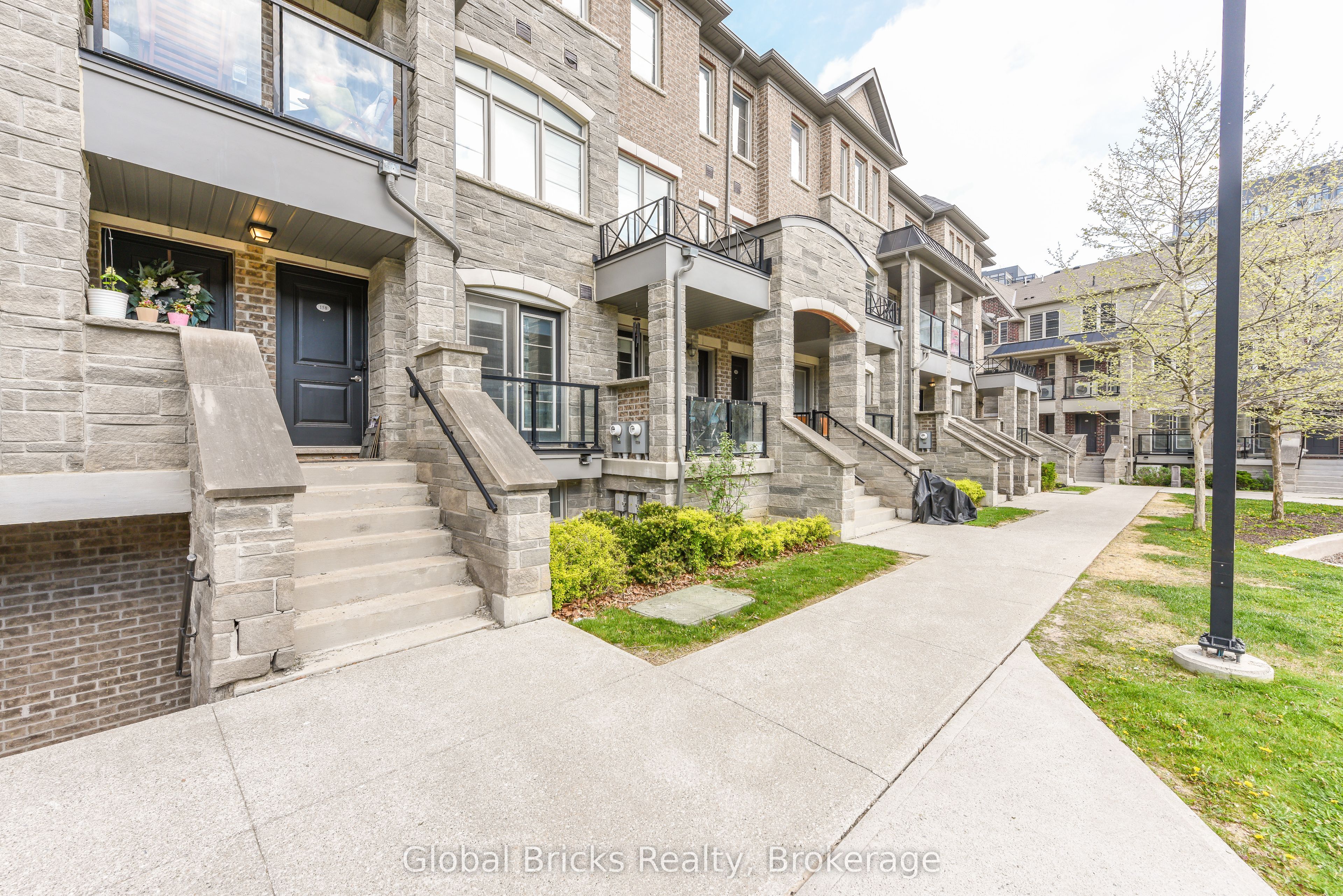 157-200 Veterans Drive, Brampton, ON, L7A 5K7