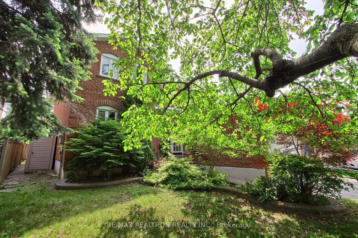 19 Crystal Drive