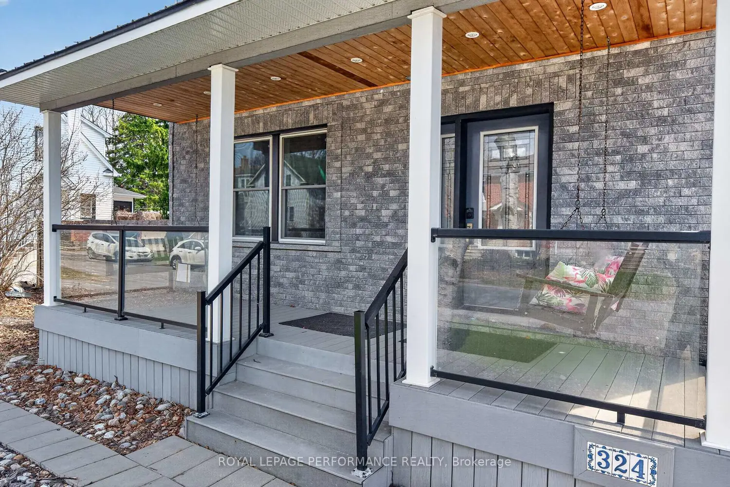 324 Duncairn Avenue photo 2