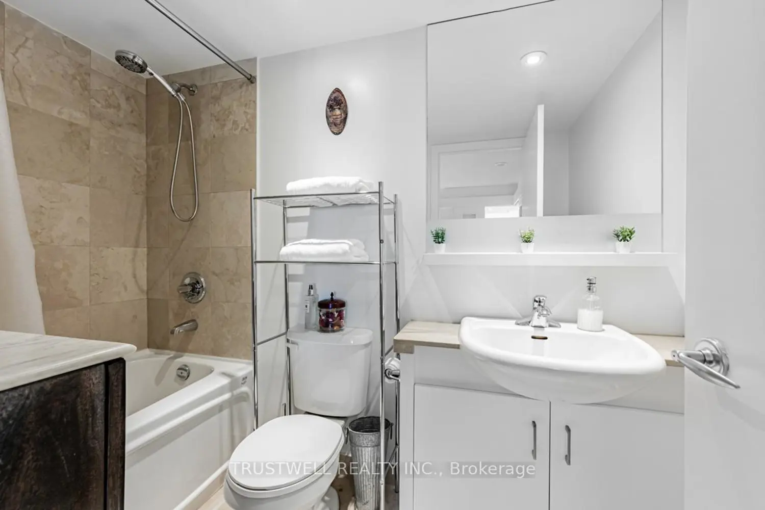 Additional image 11 of 208 Queens Quay 511