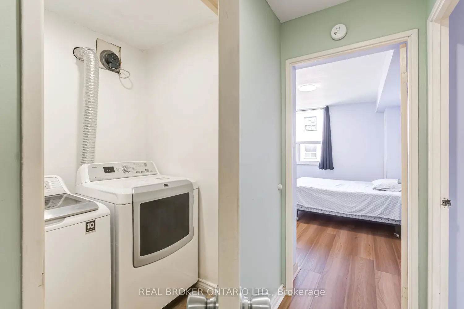 Additional image 7 of 4060 Lawrence Avenue 402