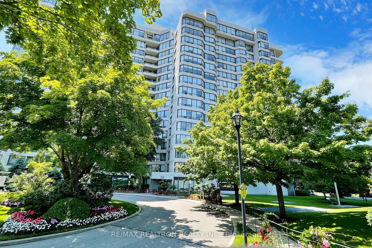 1131 Steeles Avenue 407