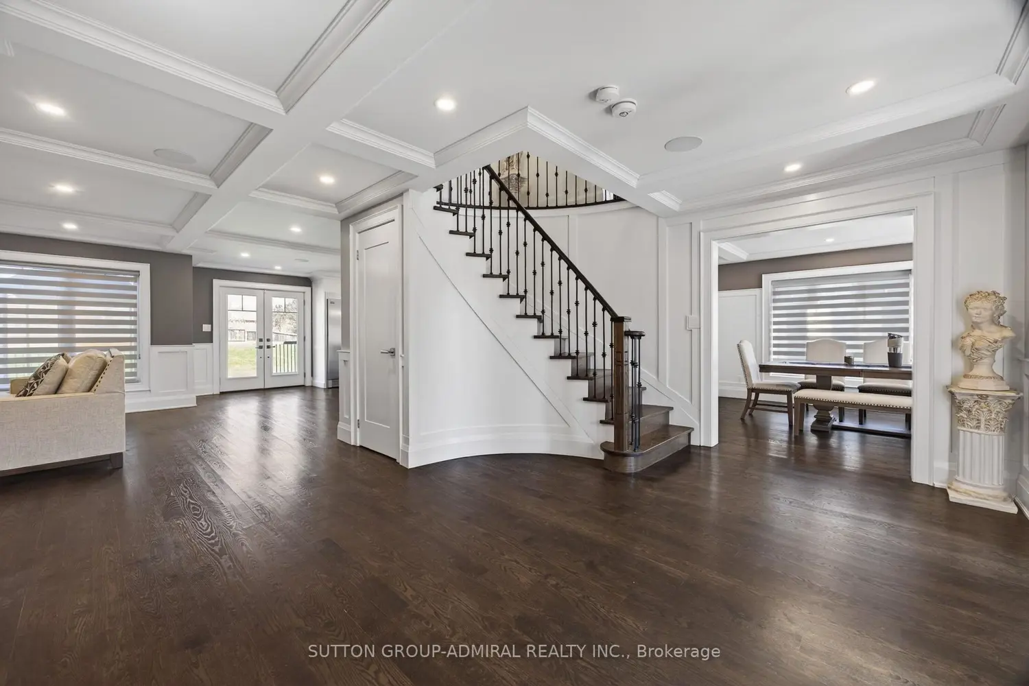 517 Aintree Drive photo 2