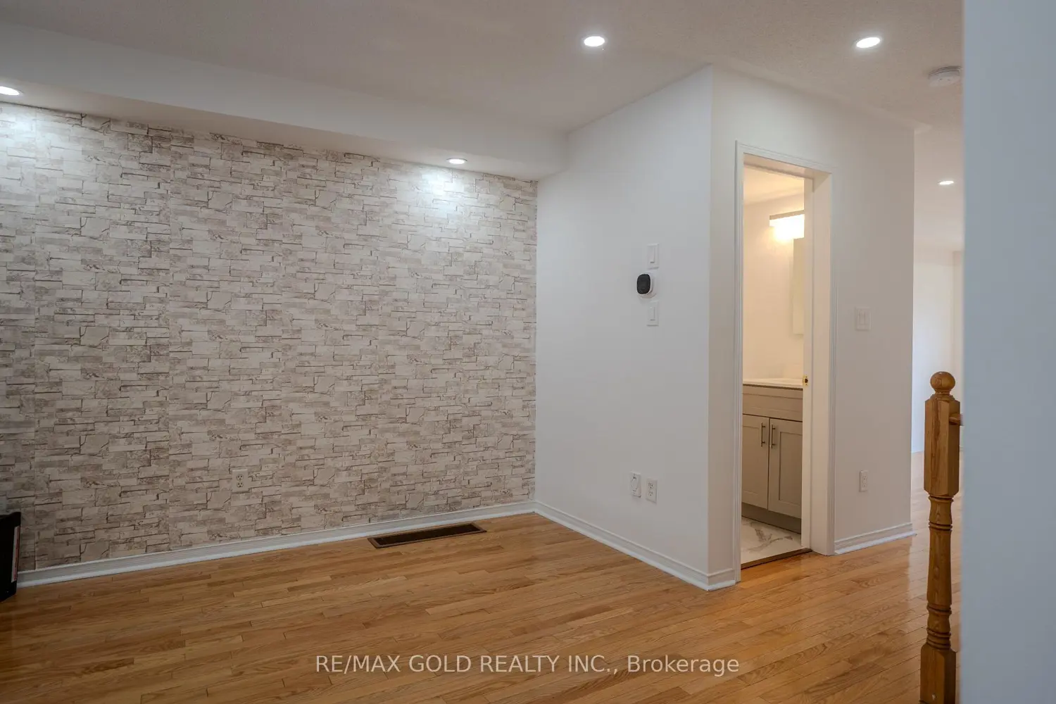 Additional image 12 of 7059 Fairmeadow Crescent