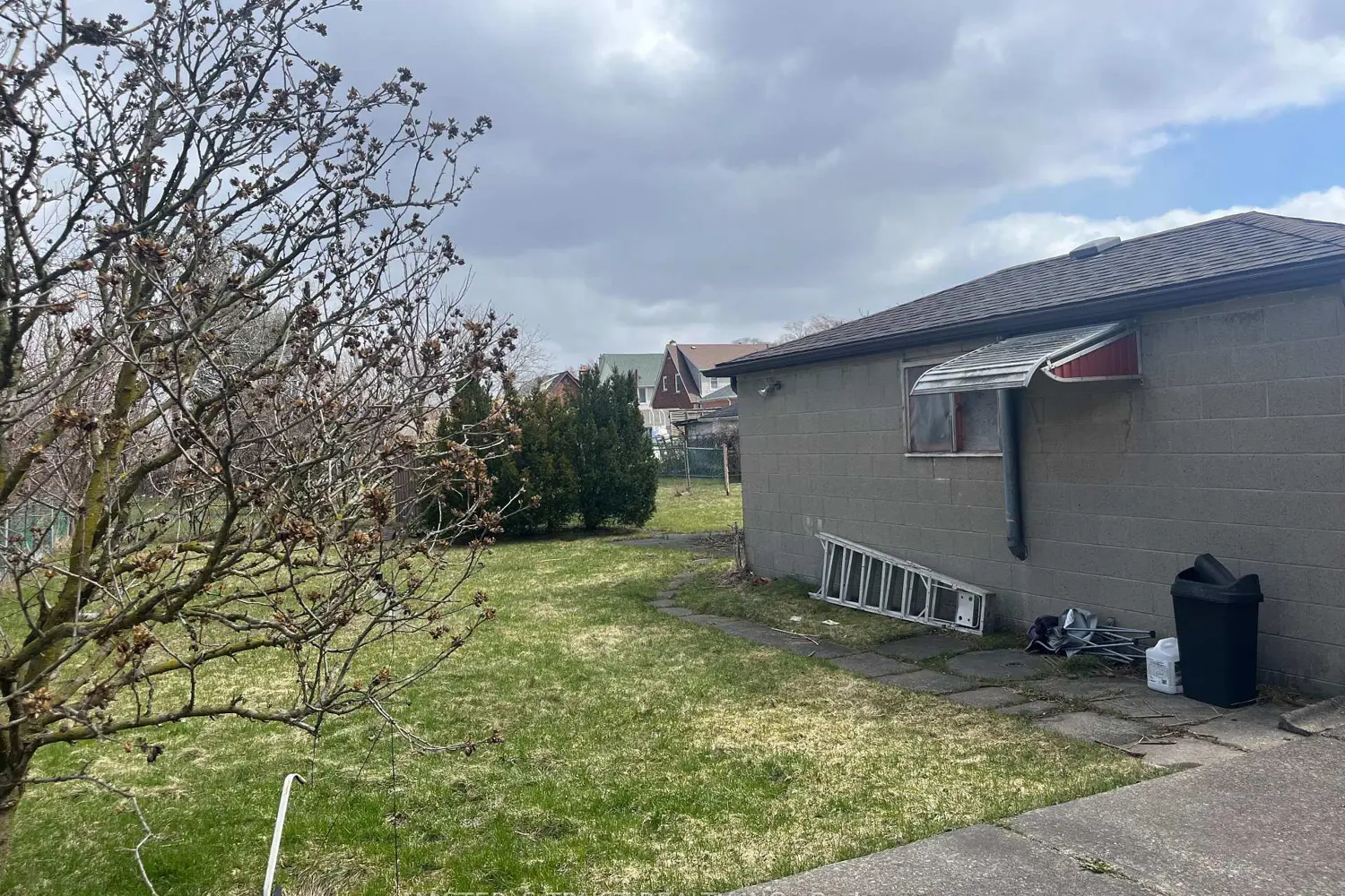 Additional image 3 of 5568 Drummond Road