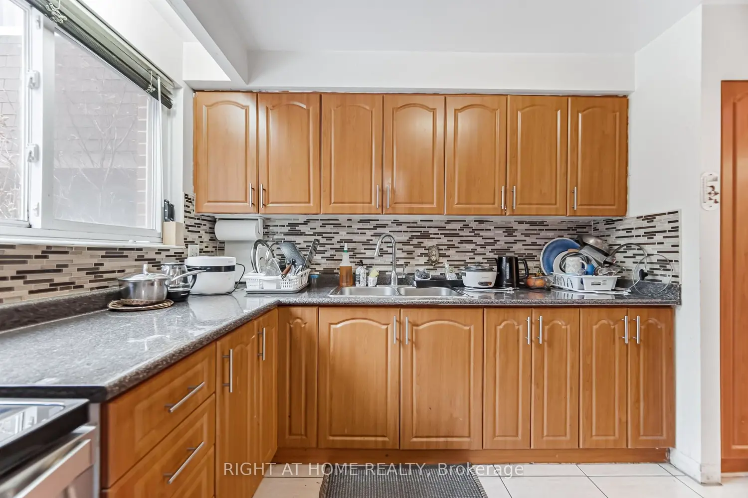 Additional image 7 of 415 Silverstone Drive 4