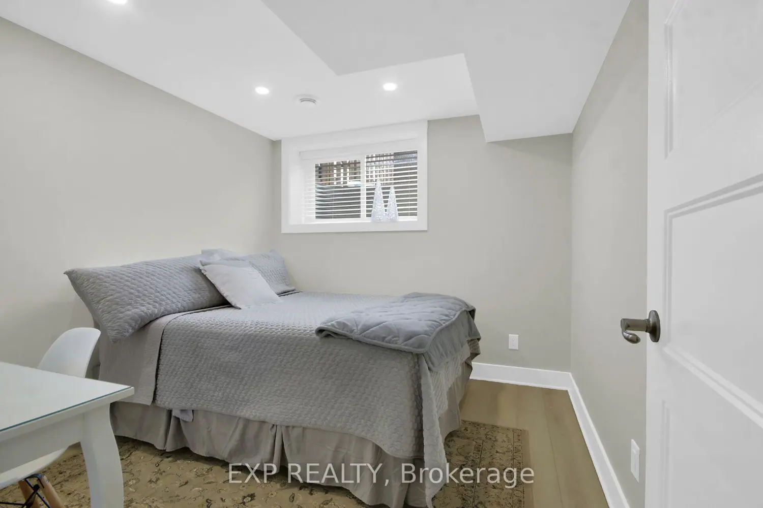 Additional image 16 of 374 Honeyborne Street