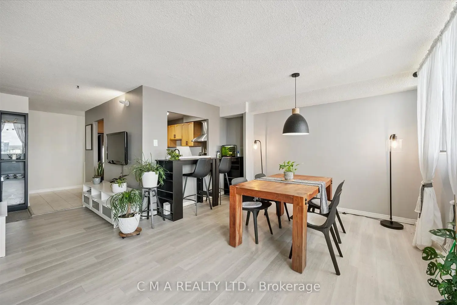 Additional image 9 of 375 King Street 1406