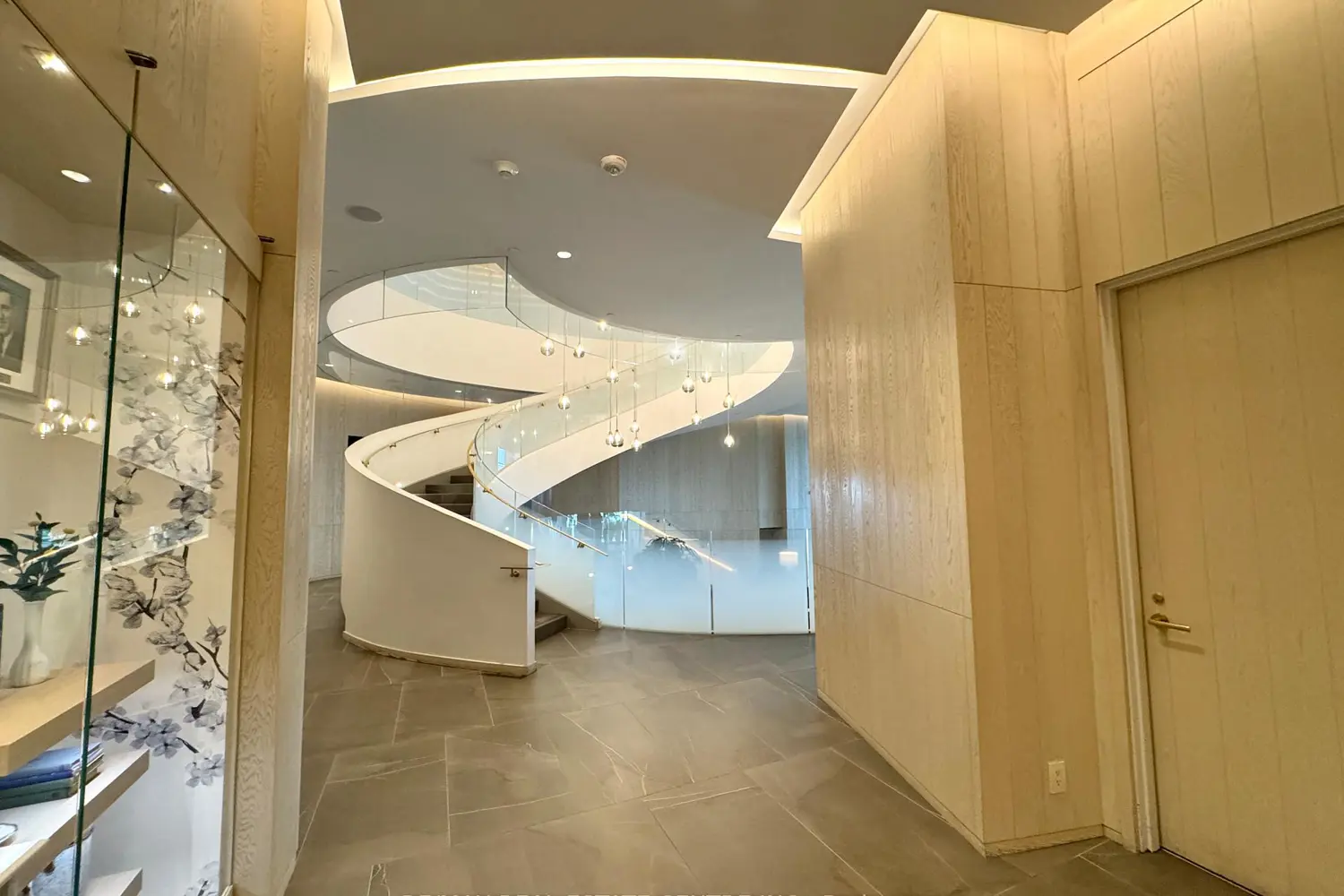Additional image 16 of 2060 Lakeshore Road 405
