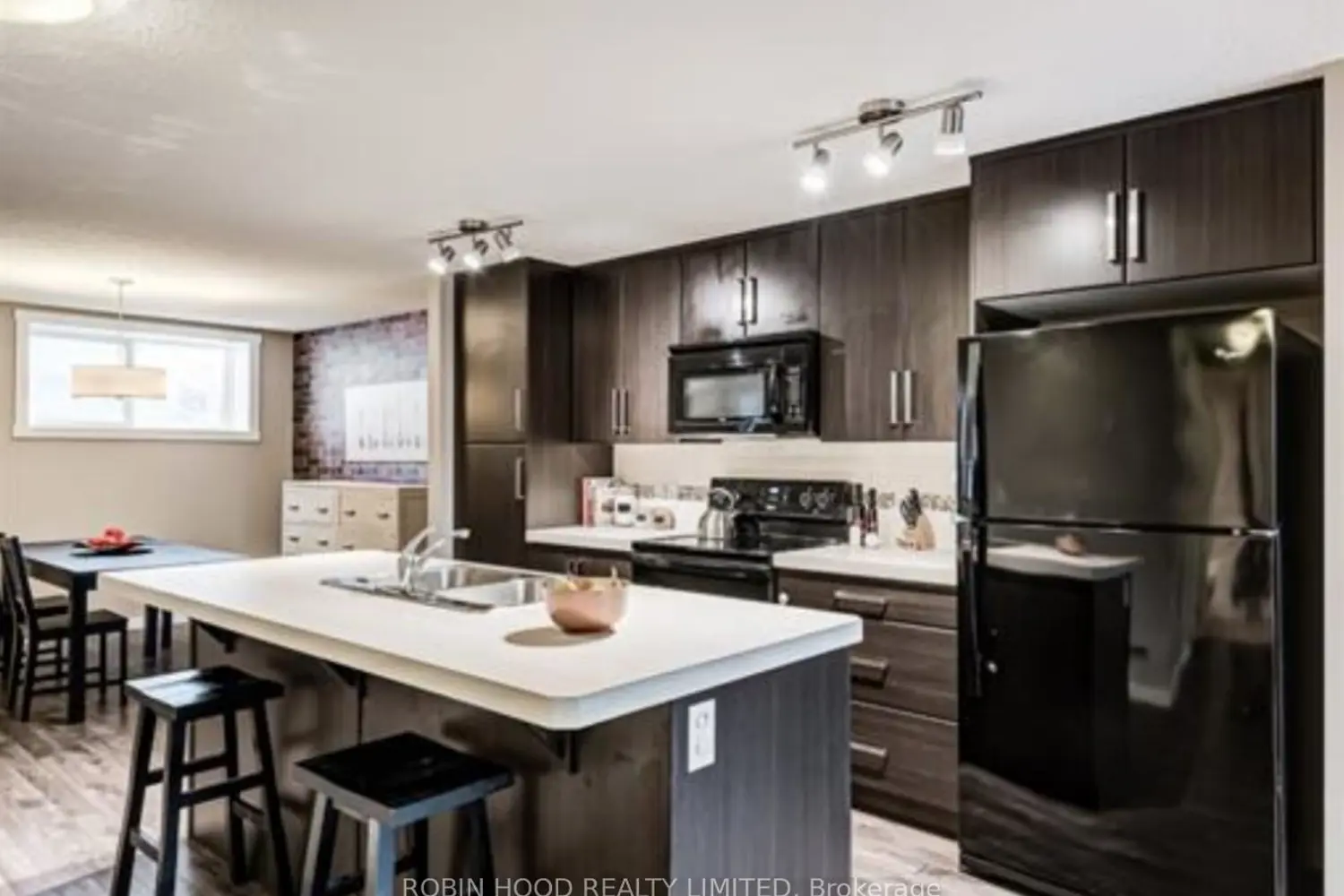 517 Mckenzie Towne Close 100