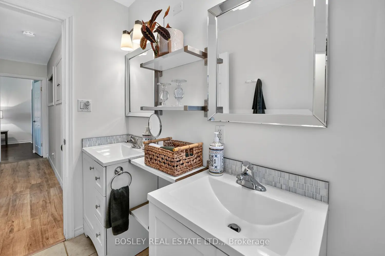 561 King Street photo 5