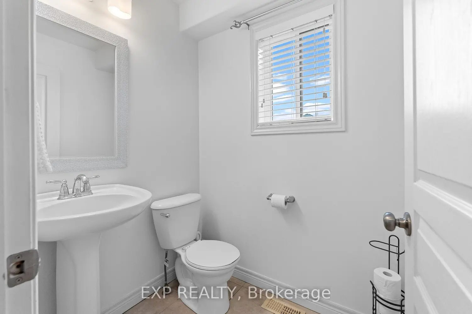 Additional image 4 of 4875 John Street