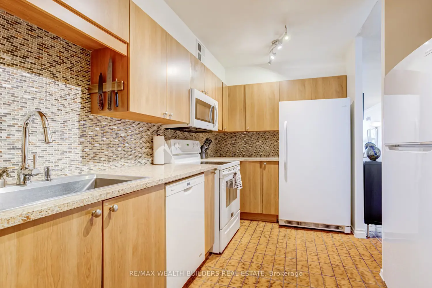 Additional image 5 of 45 Carlton Street 1009
