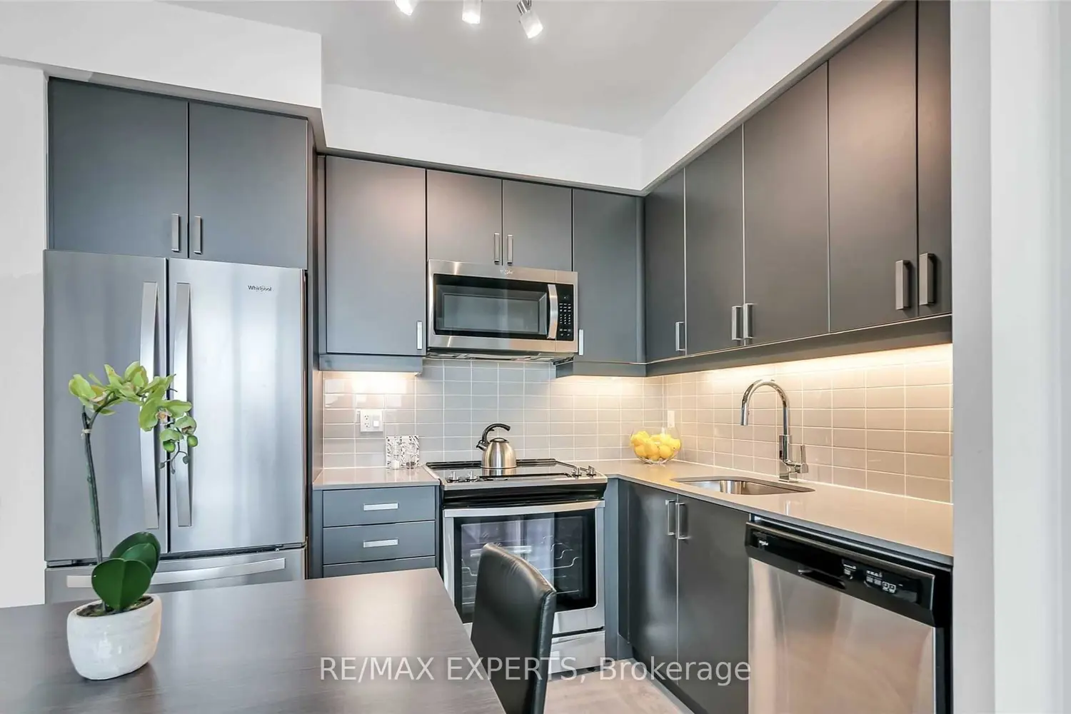 Additional image 7 of 7895 Jane Street 214