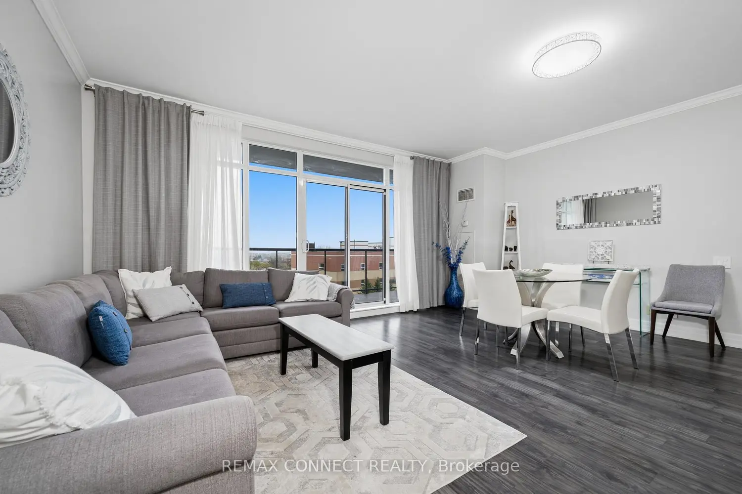 Additional image 2 of 11121 Yonge Street 512