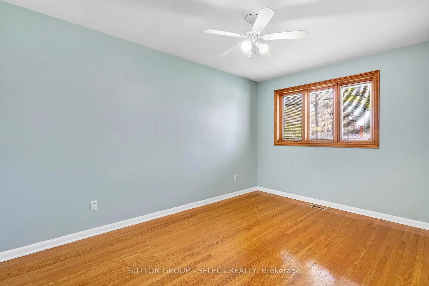 Additional image 10 of 1581 Borden Street