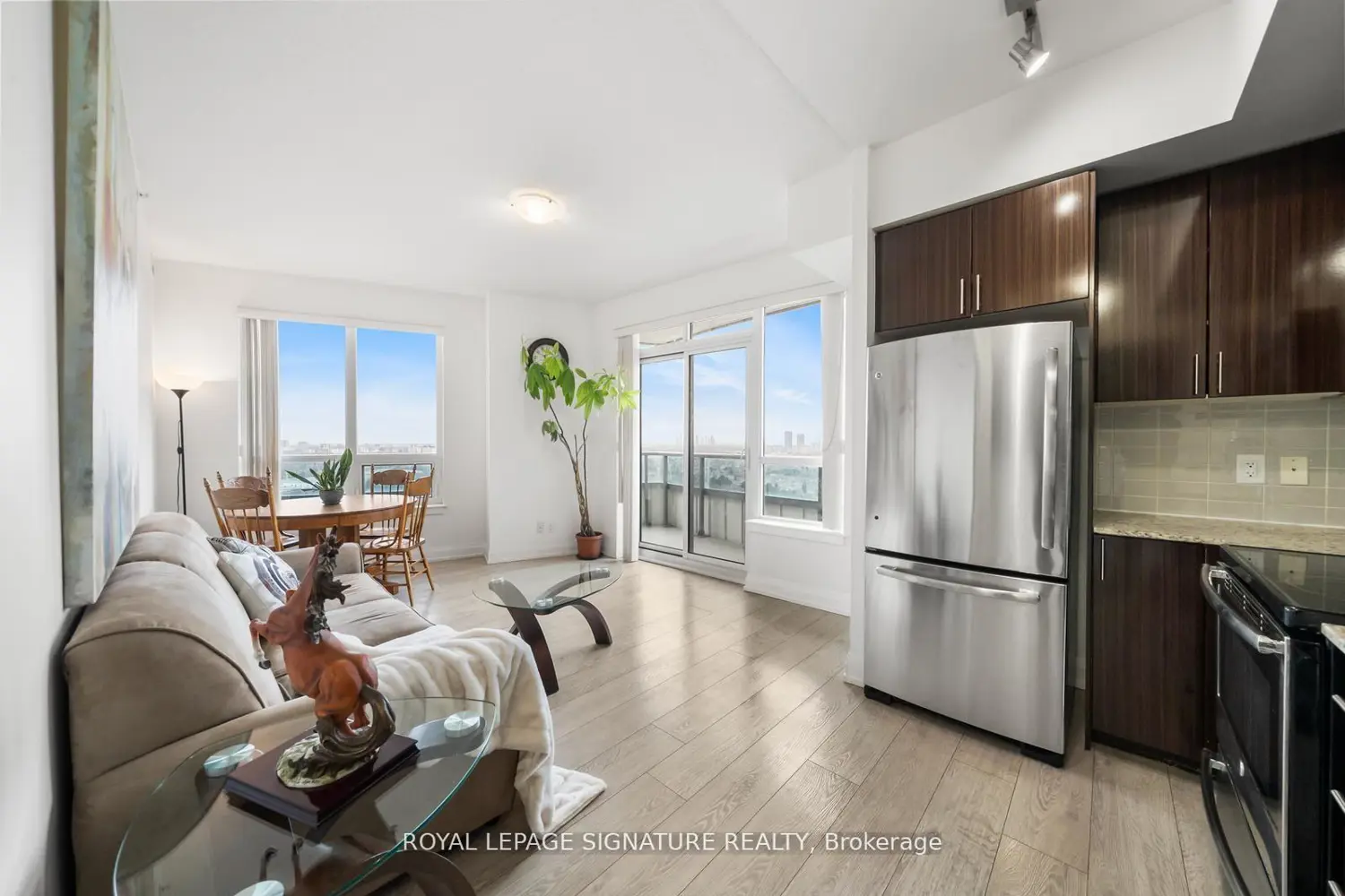 7171 Yonge Street 2108