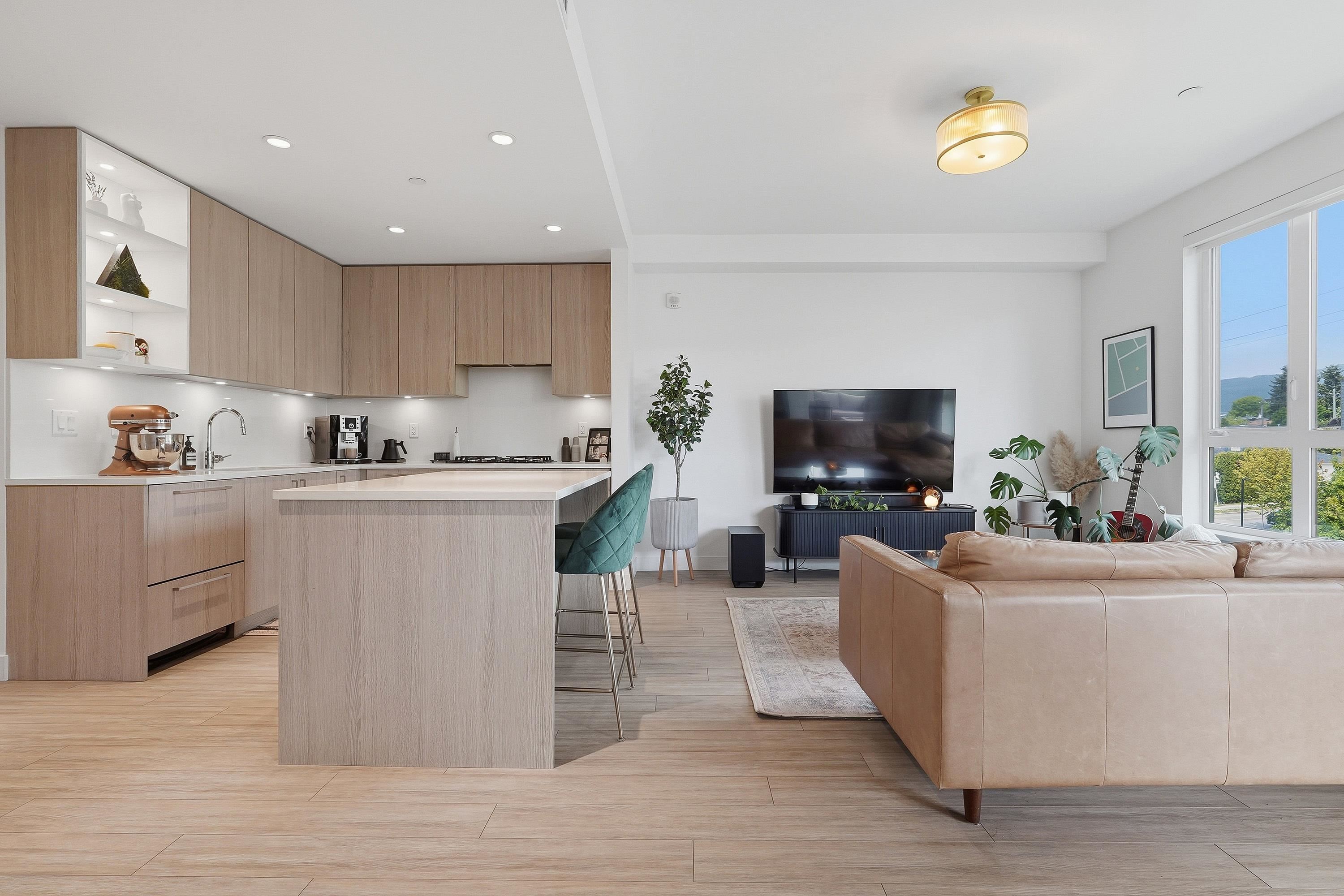 311-707 3rd Street E, North Vancouver, BC, V7L 1G8