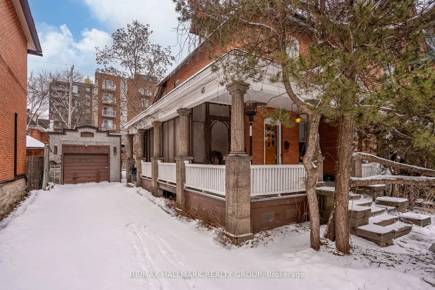 45 Russell Avenue photo 4