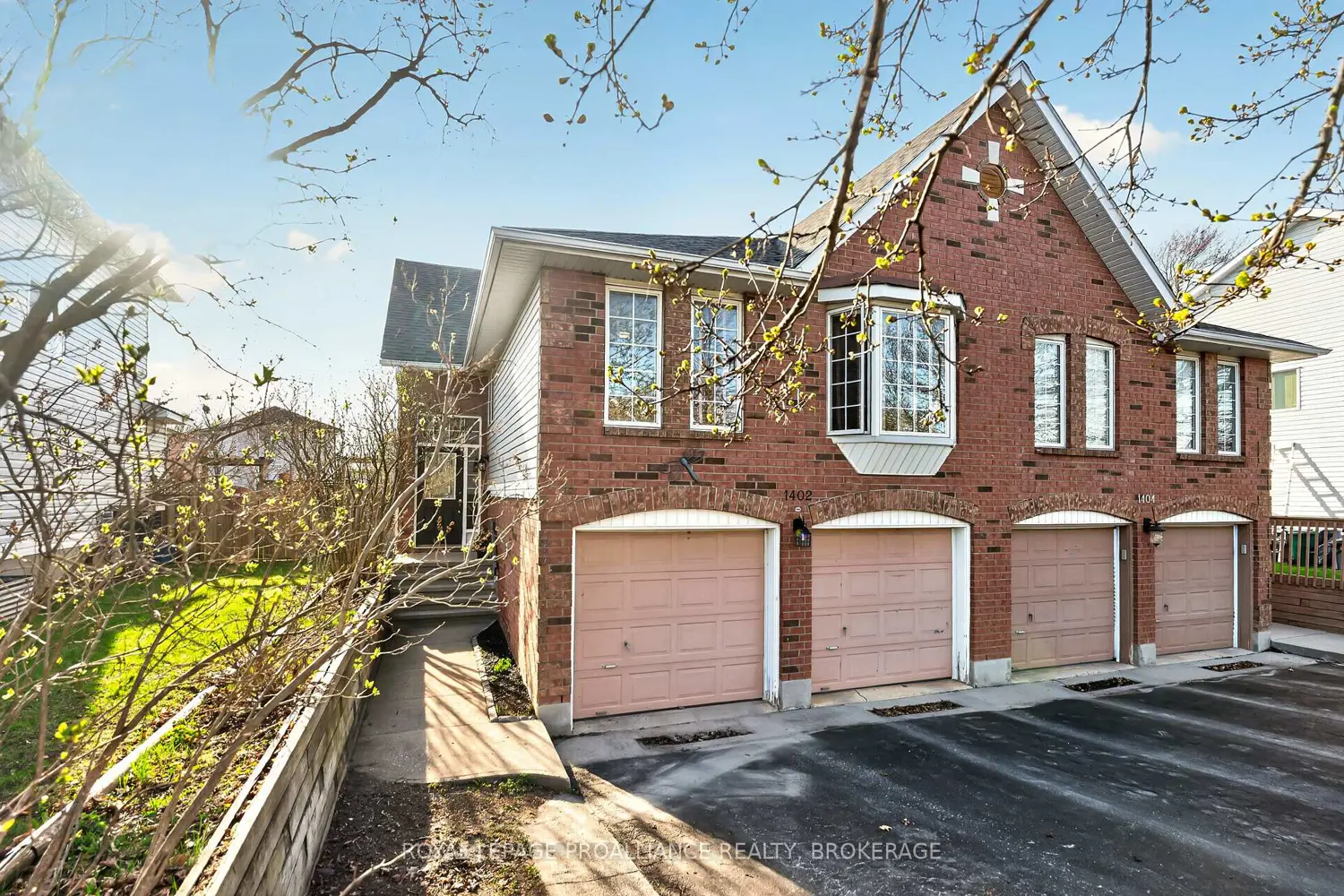 1402 Thornwood Crescent