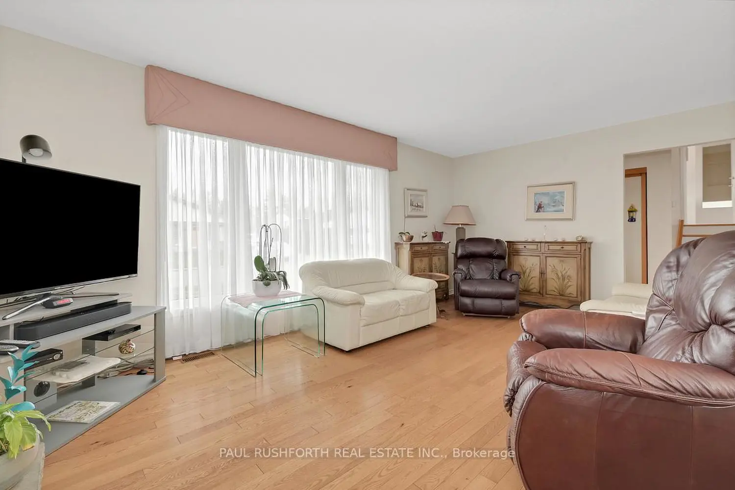 2191 Bickerton Avenue photo 4