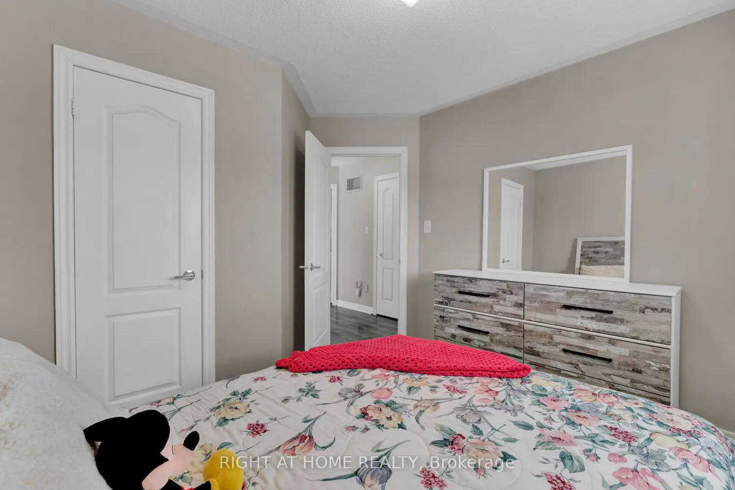 Additional image 4 of 74 Northgrove Crescent
