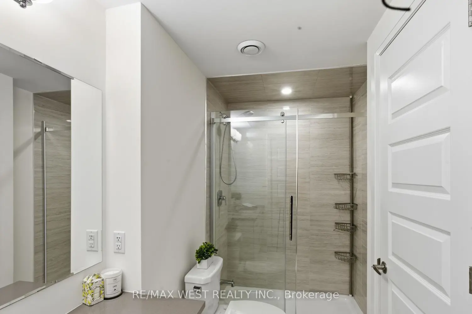 2 Adam Sellers Street 412