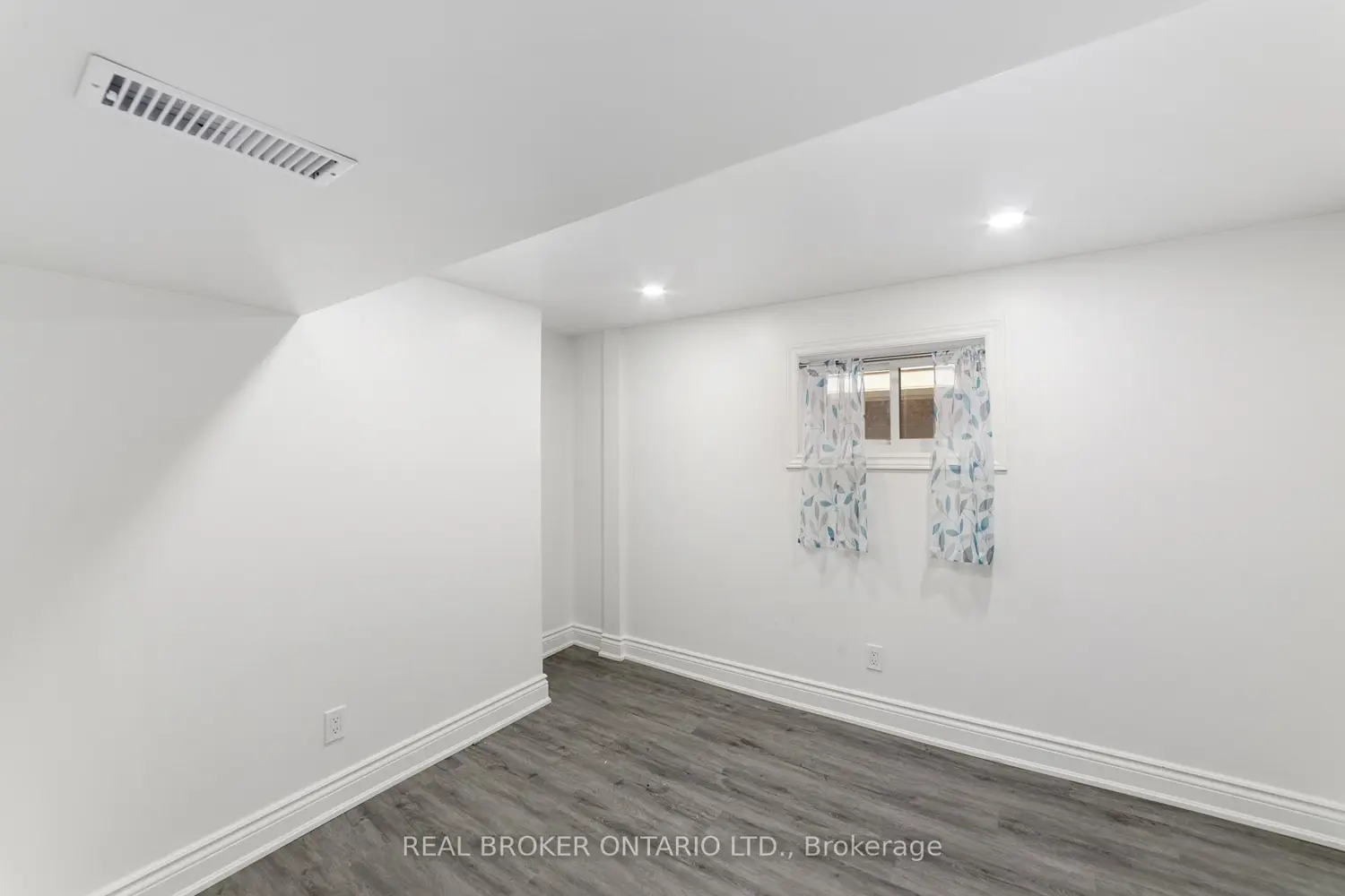 Additional image 14 of 27 Melrose Avenue