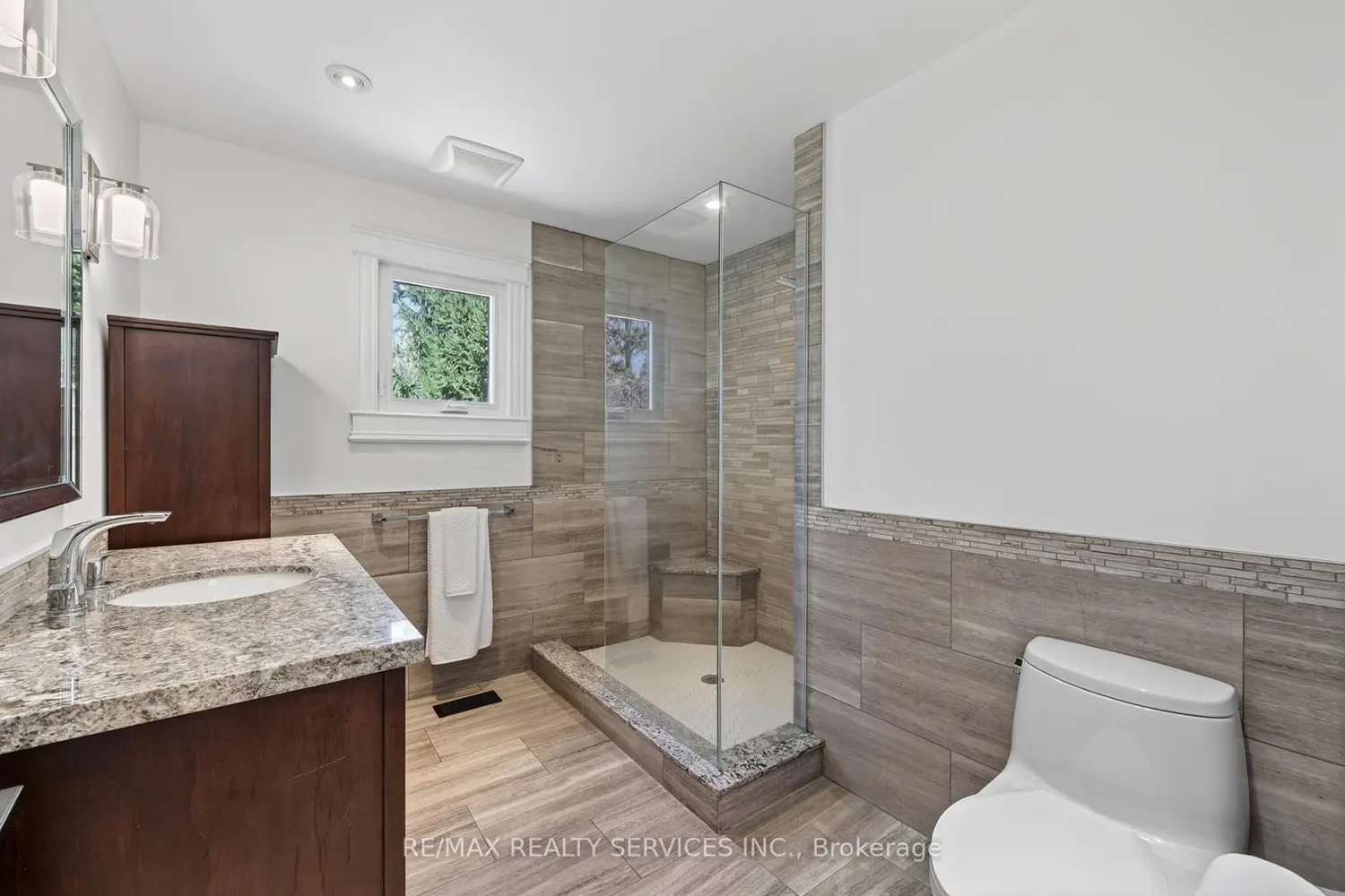 12 Glenn Court photo 5